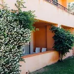 Renaione Ξενοδοχείο με διαμερίσματα 3*