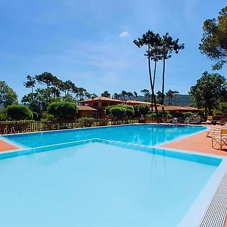 Renaione Aparthotel 4*