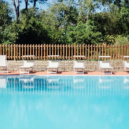 Renaione Aparthotel 4*