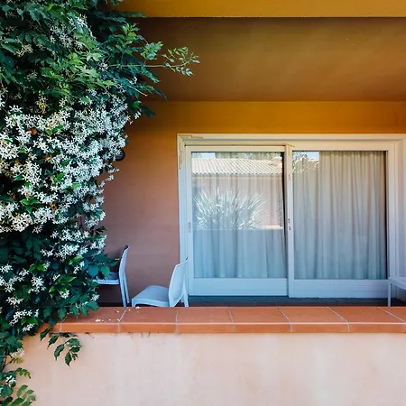 Renaione Aparthotel