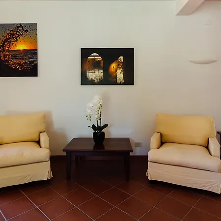 Renaione Apartahotel