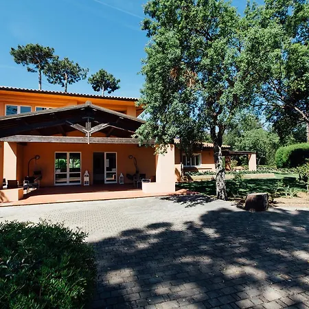 Renaione Aparthotel 4*